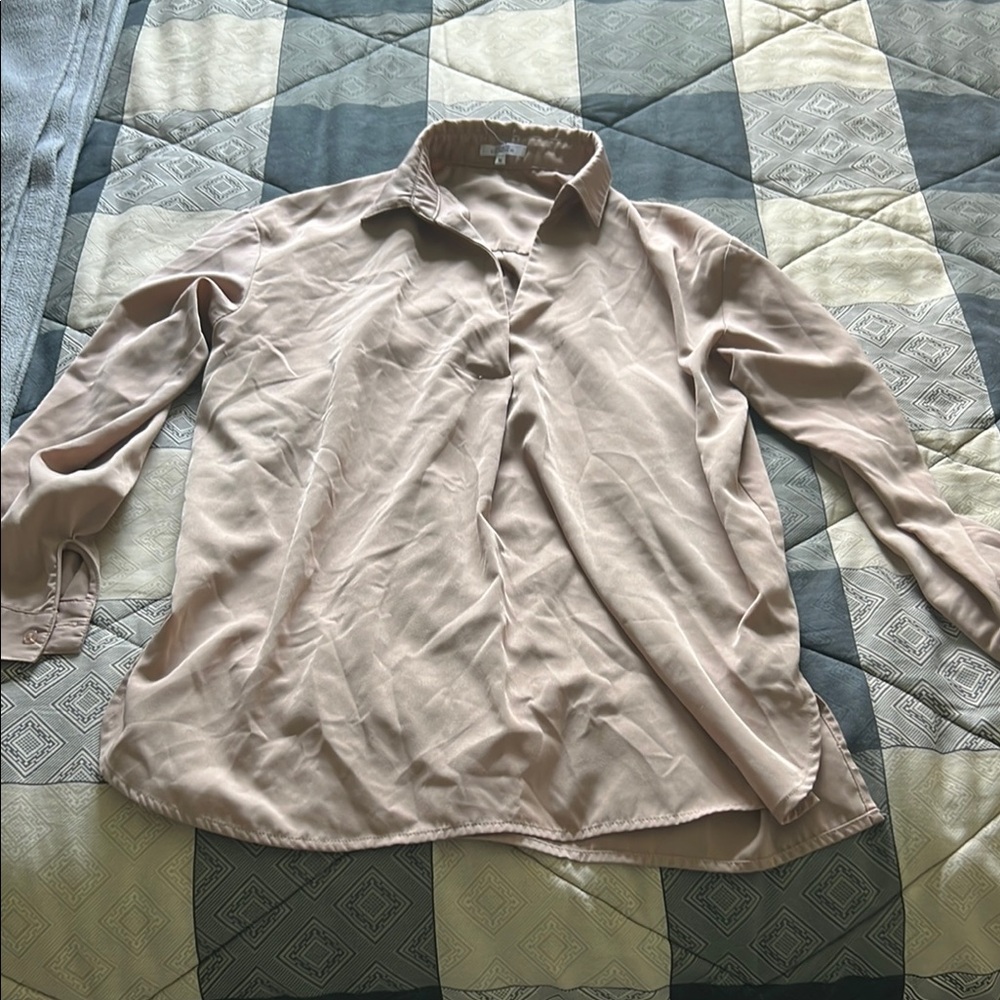 Beige blouse! MEDIUM